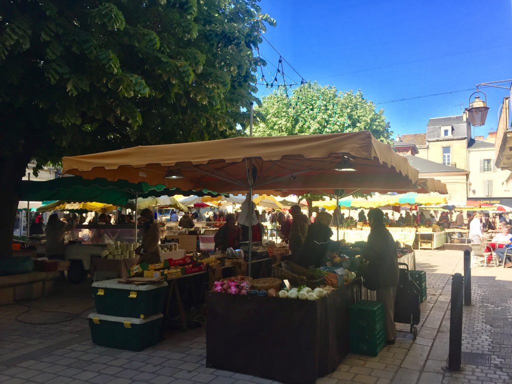 French Dordogne farmers market town