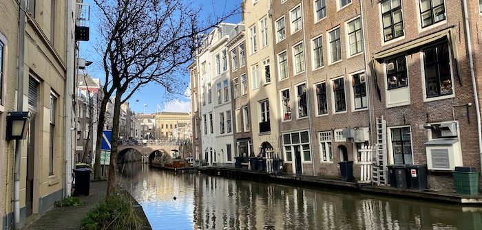 Local city guide Utrecht canal